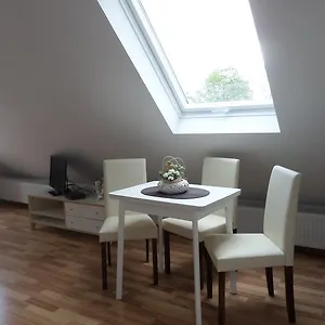 https://flughafenapartement-sky-view.topcolognehotels.com